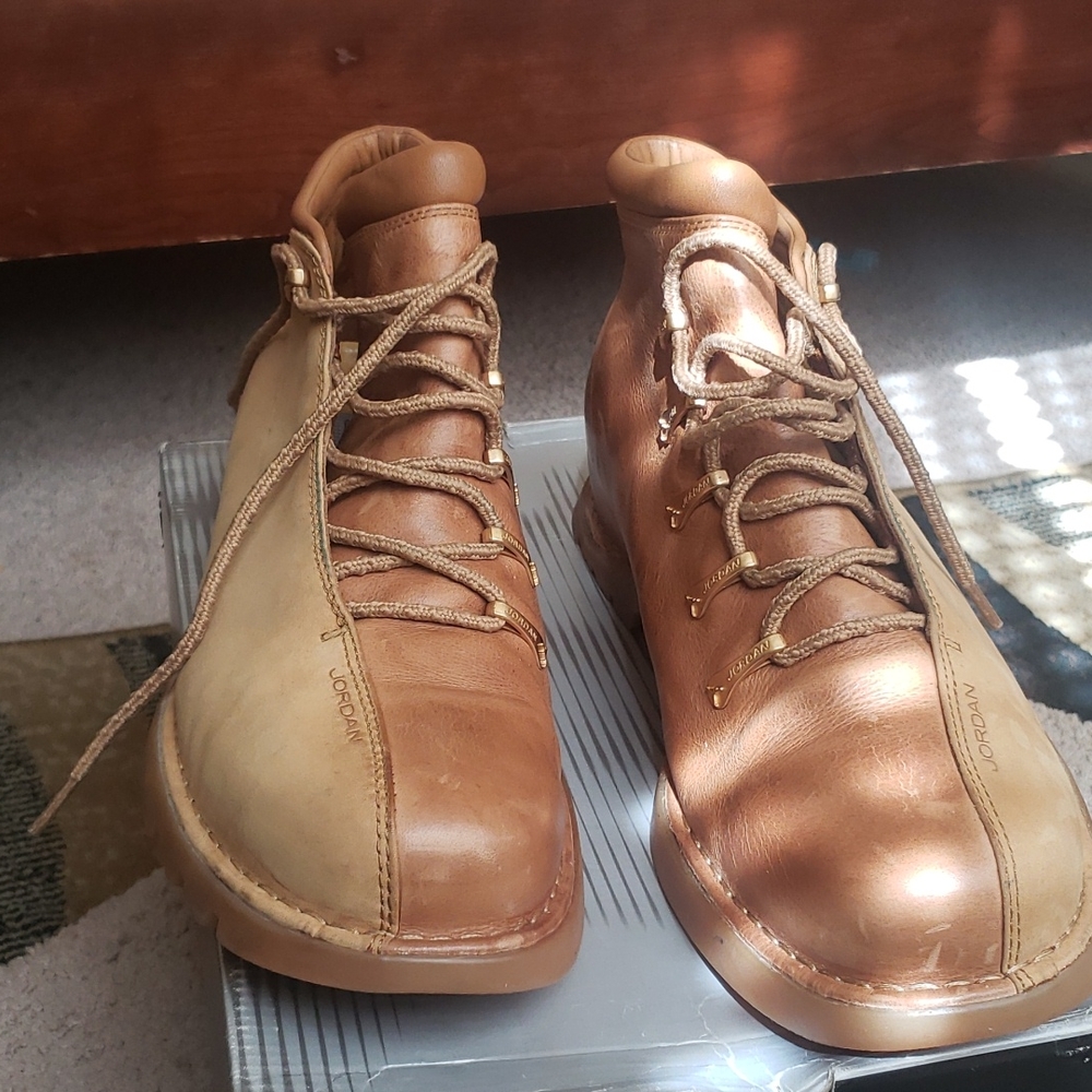 Men's Shoes - Picture 2 of 4